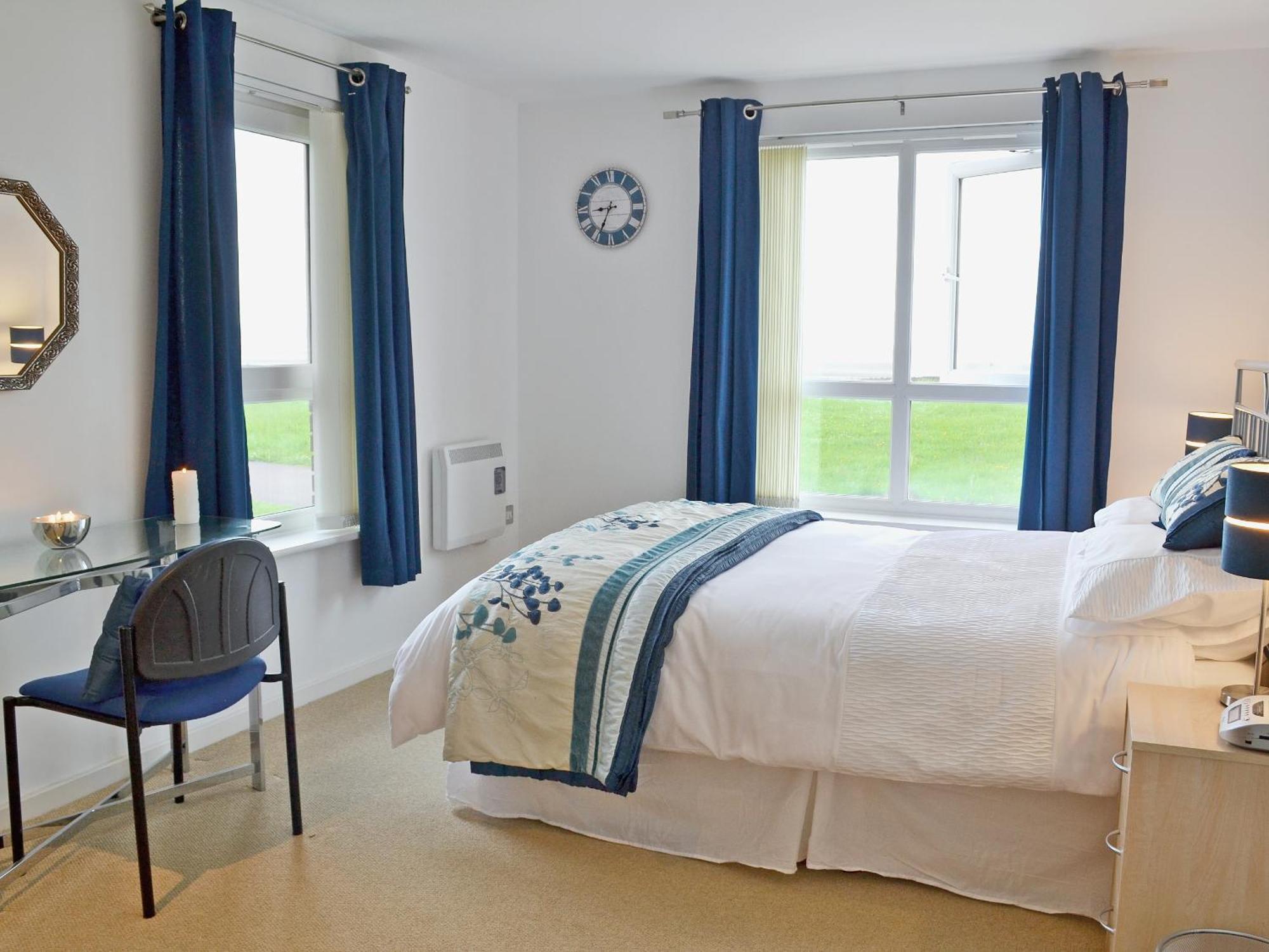 Waters Edge Villa Llanelli Bagian luar foto