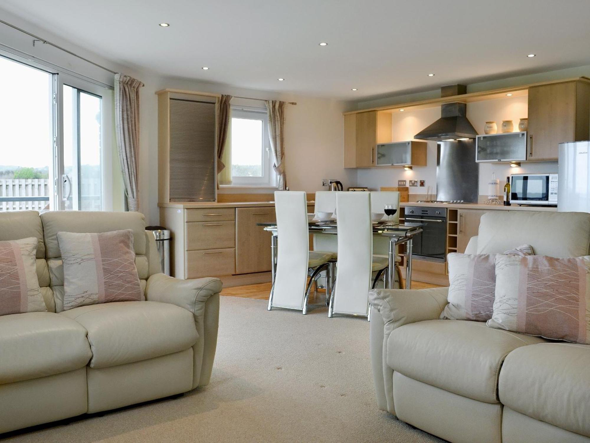 Waters Edge Villa Llanelli Bagian luar foto